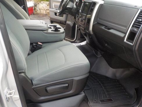 Used 2018 RAM 2500 SLT w/ Luxury Group AWD/4WD image 12