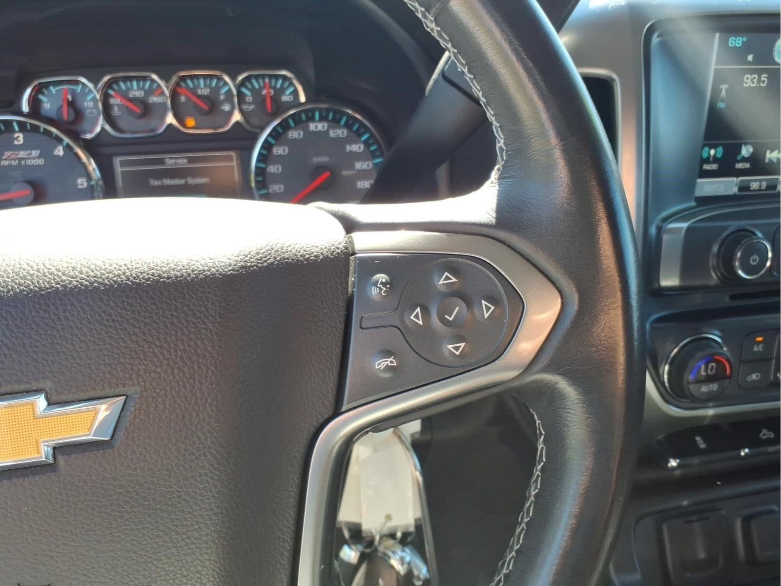 Used 2018 Chevrolet Silverado 1500 LT w/ Midnight Edition AWD/4WD image 17