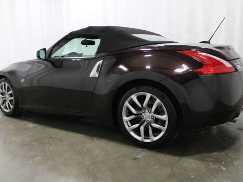 Used 2012 Nissan 370Z Roadster RWD image 8