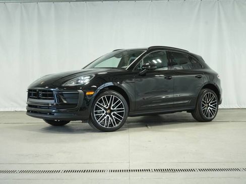 New 2025 Porsche Macan image 1