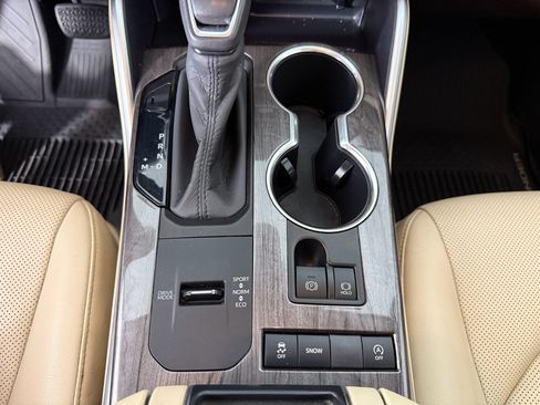 Used 2020 Toyota Highlander Limited image 25