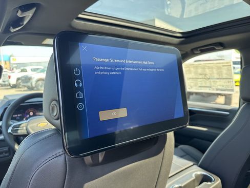 New 2026 Chevrolet Suburban Premier AWD/4WD image 15