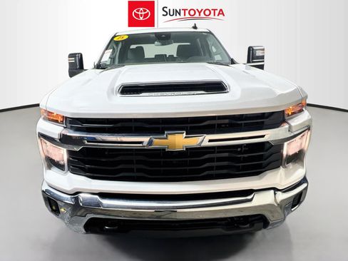 Used 2025 Chevrolet Silverado 2500 LT w/ Convenience Package AWD/4WD image 10
