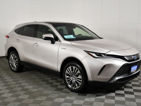 Used 2021 Toyota Venza Limited AWD/4WD image 4