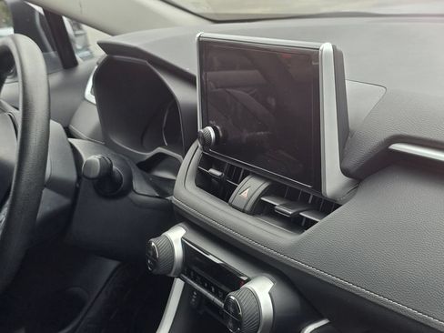 Certified 2025 Toyota RAV4 XLE AWD/4WD image 17