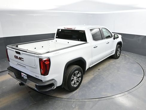 Used 2025 GMC Sierra 1500 SLT image 30