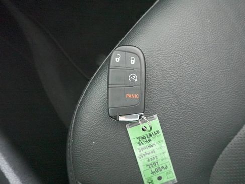 Used 2022 Jeep Compass Latitude image 31