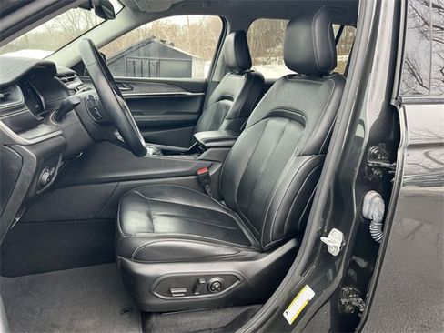 Used 2022 Jeep Grand Cherokee L Limited image 15