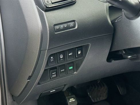 Used 2019 Nissan Rogue SV image 11