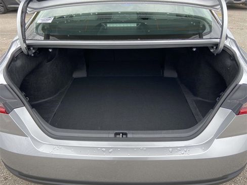 Used 2026 Toyota Camry LE image 9