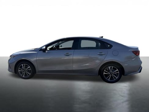 Certified 2024 Kia Forte LXS FWD image 5
