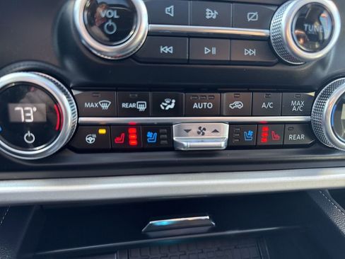 Used 2024 Ford Expedition XLT image 20