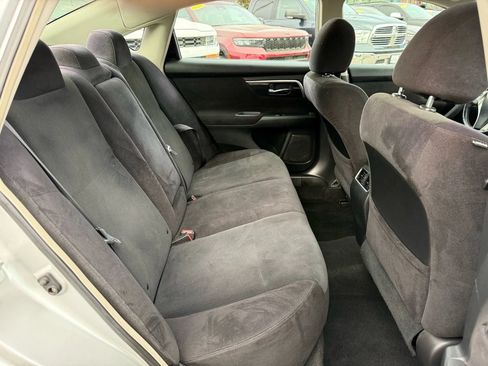 Used 2013 Nissan Altima 3.5 SV w/ Navigation Pkg FWD image 18