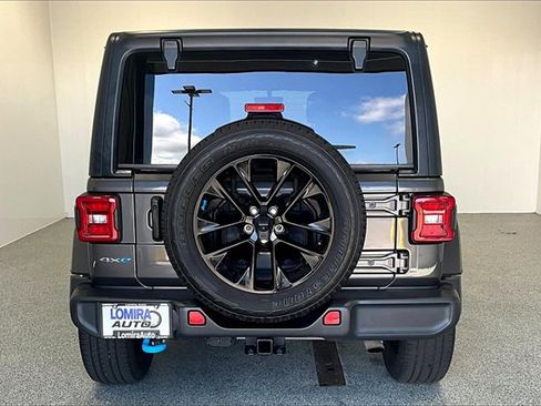 Used 2022 Jeep Wrangler Unlimited Sahara w/ Cold Weather Group image 6