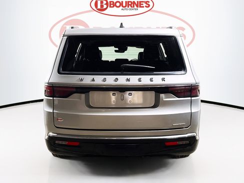 Used 2024 Jeep Wagoneer Series III image 9
