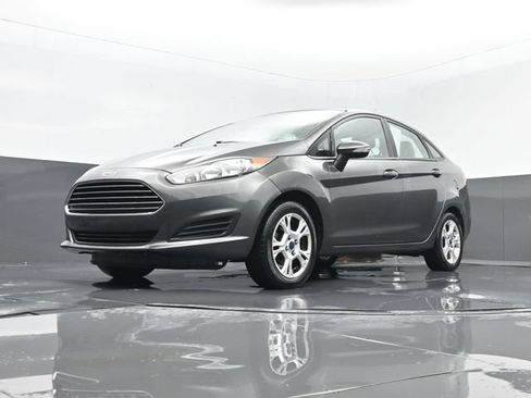Used 2016 Ford Fiesta SE w/ Cold Weather Package FWD image 29