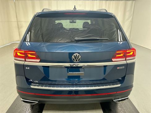 Certified 2022 Volkswagen Atlas SE image 3