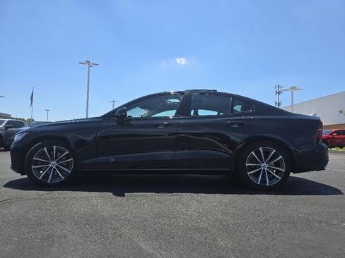 Used 2022 Volvo S60 B5 Momentum w/ Premium Package image 17