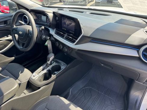 Certified 2024 Chevrolet Trax LS w/ Driver Confidence Package FWD image 6