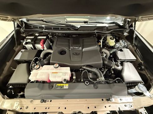 New 2026 Toyota Tundra Platinum AWD/4WD image 10