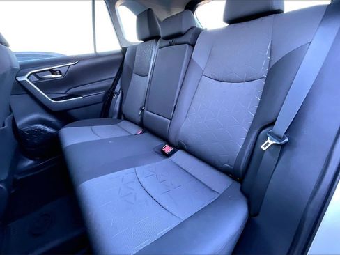 Used 2022 Toyota RAV4 XLE image 24