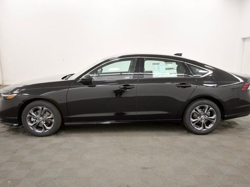 New 2025 Honda Accord EX-L image 4