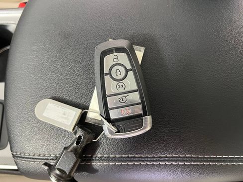 Used 2021 Ford Edge Titanium w/ Class II Trailer Tow Package AWD/4WD image 38