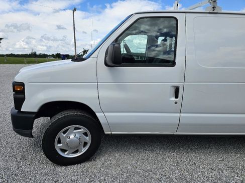 Used 2011 Ford E-150 and Econoline 150 w/ Commercial Cargo Van Pkg RWD image 6