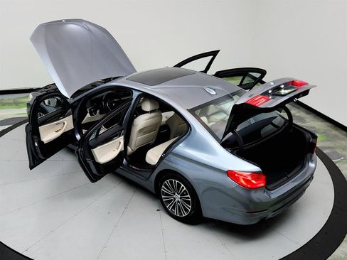 Used 2019 BMW 530i 530i w/ Convenience Package image 42