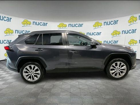 Used 2022 Toyota RAV4 XLE Premium image 9