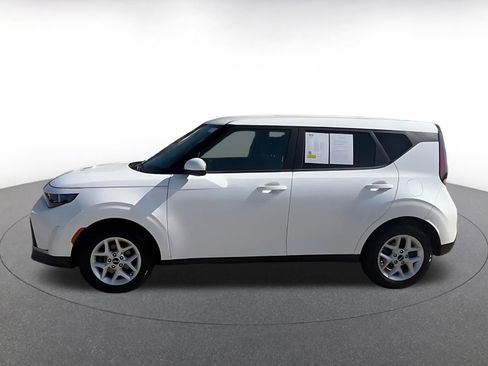 Used 2025 Kia Soul LX w/ LX Technology Package image 9