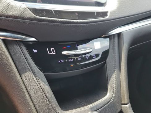 Used 2021 Cadillac XT6 Luxury FWD image 19