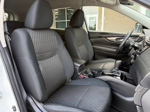 Used 2019 Nissan Rogue SV AWD/4WD image 37