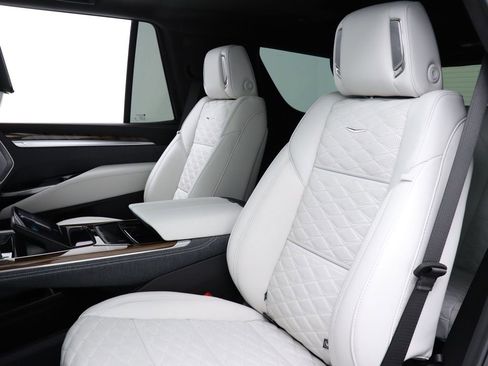 Used 2026 Cadillac Escalade Platinum Sport image 40