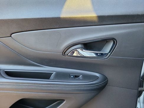 Used 2019 Buick Encore Essence image 14