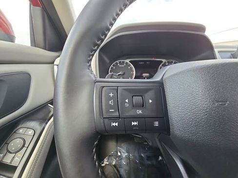 Certified 2025 Nissan Rogue SV image 11