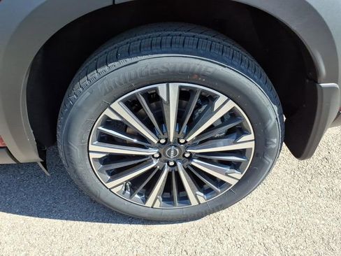 New 2026 Nissan Pathfinder Platinum AWD/4WD image 4
