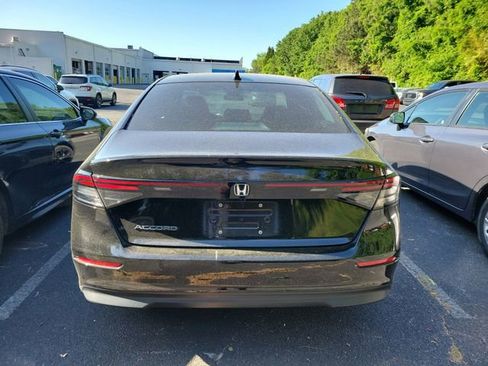 Used 2023 Honda Accord EX image 5
