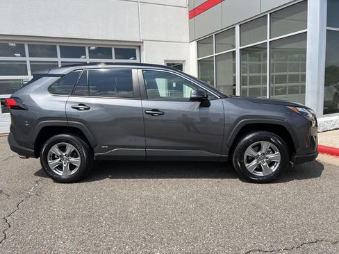 Used 2025 Toyota RAV4 XLE AWD/4WD image 30