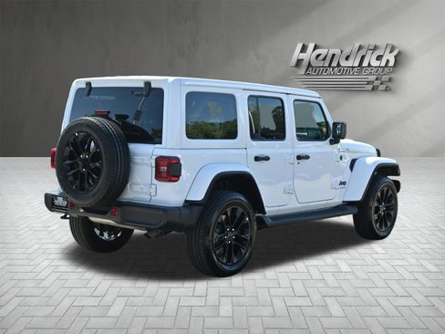 Used 2025 Jeep Wrangler Unlimited Sahara AWD/4WD image 10
