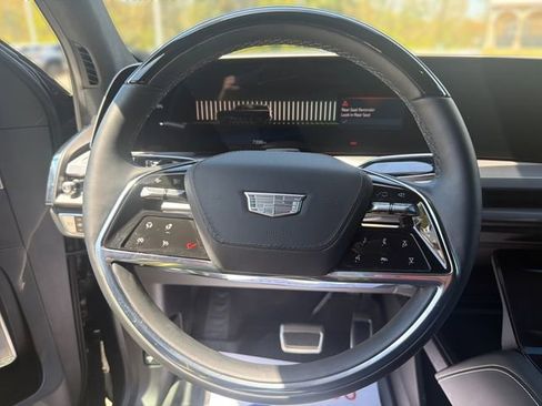 Certified 2026 Cadillac Vistiq Platinum w/ LPO, Floor Liner Package AWD/4WD image 19