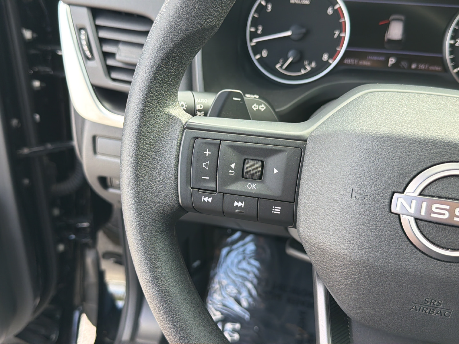 Certified 2025 Nissan Rogue S FWD image 18