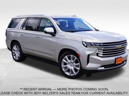 Used 2021 Chevrolet Tahoe High Country RWD image 1