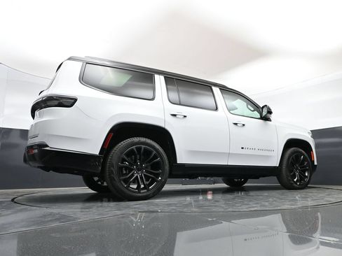 New 2026 Jeep Grand Wagoneer Summit AWD/4WD image 60