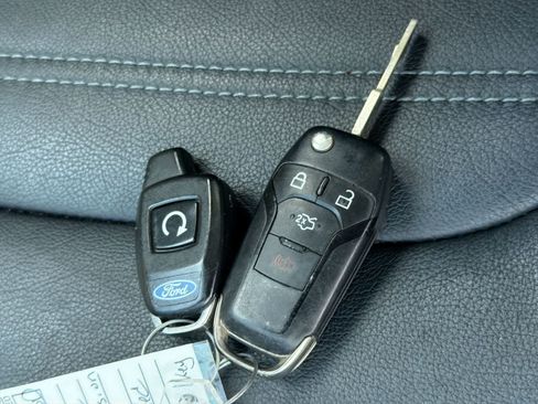 Used 2016 Ford Fusion SE FWD image 36