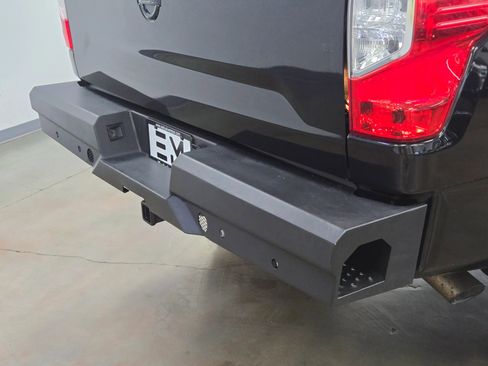 Used 2016 Nissan Titan PRO-4X w/ Pro-4x Convenience Package AWD/4WD image 27