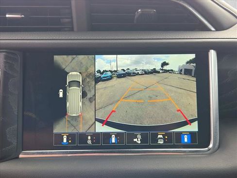 Used 2024 GMC Yukon XL Denali RWD image 12