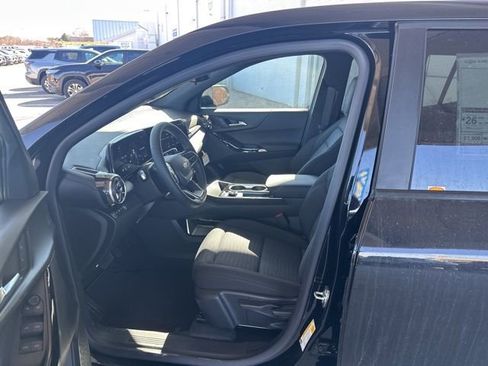 New 2026 Chevrolet Equinox LT AWD/4WD image 13
