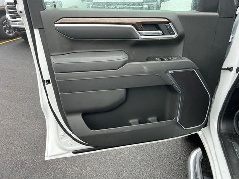 New 2026 GMC Sierra 1500 SLE image 5