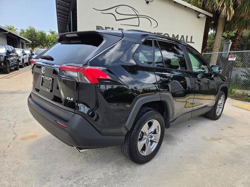 Used 2025 Toyota RAV4 XLE FWD image 5